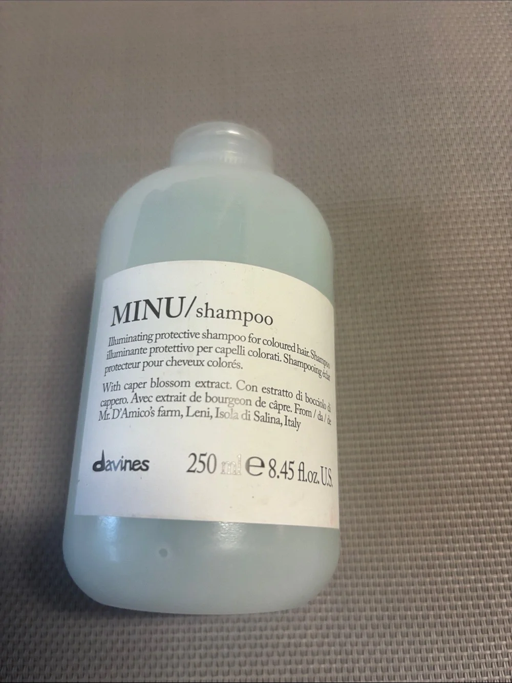 Davines MINU Shampoo - Pale Green Bottle